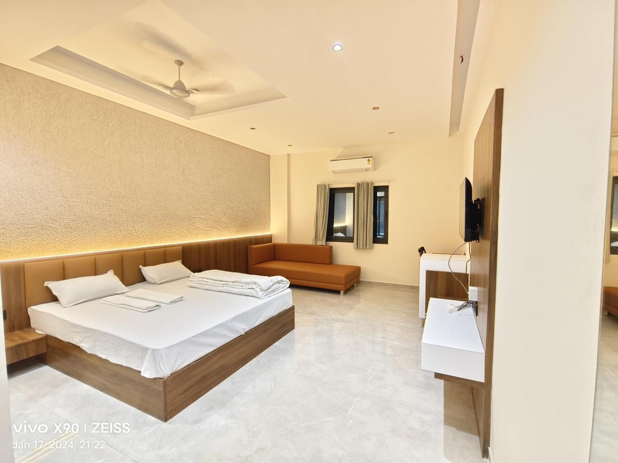 Hotel The Grand Khodiyar Visnagar Екстер'єр фото