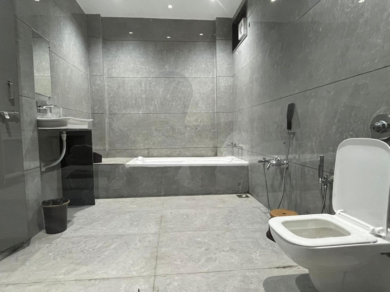 Hotel The Grand Khodiyar Visnagar Екстер'єр фото