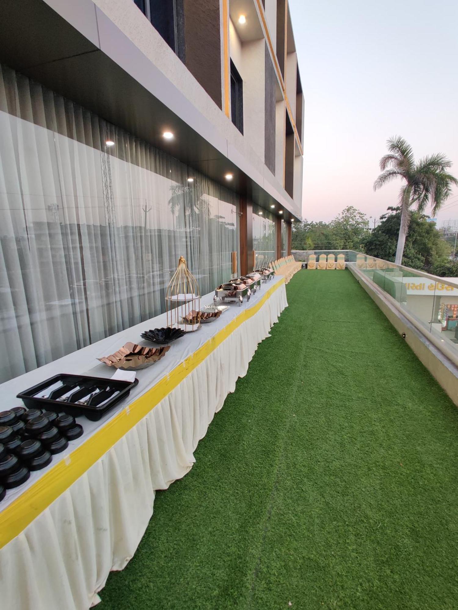 Hotel The Grand Khodiyar Visnagar Екстер'єр фото